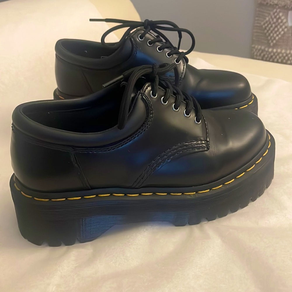 LIKE NEW Dr. Martens 8053 Leather Platform Shoes Black Polished Size 7 Womens